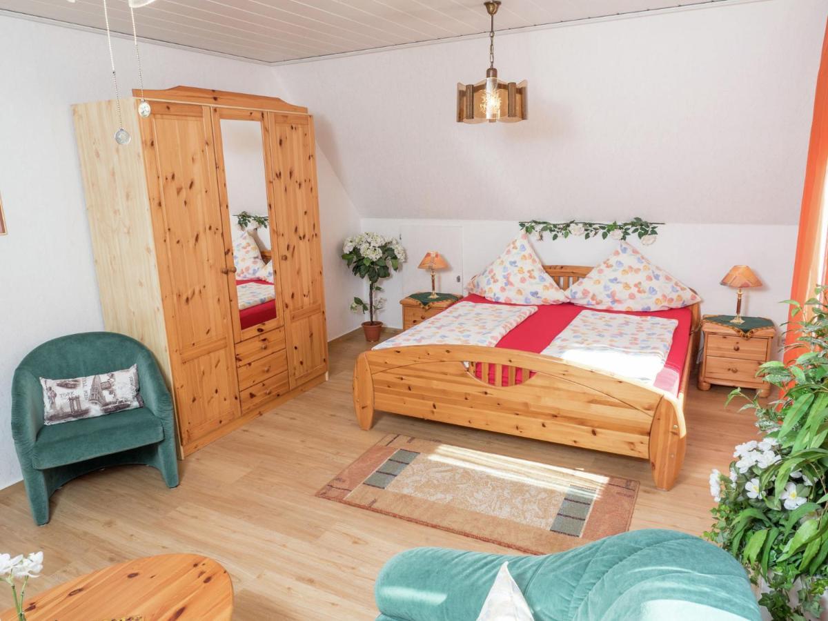 Cheerful Apartment Near City Centre Of Haslach Гаслах-ім-Кінціґталь Екстер'єр фото