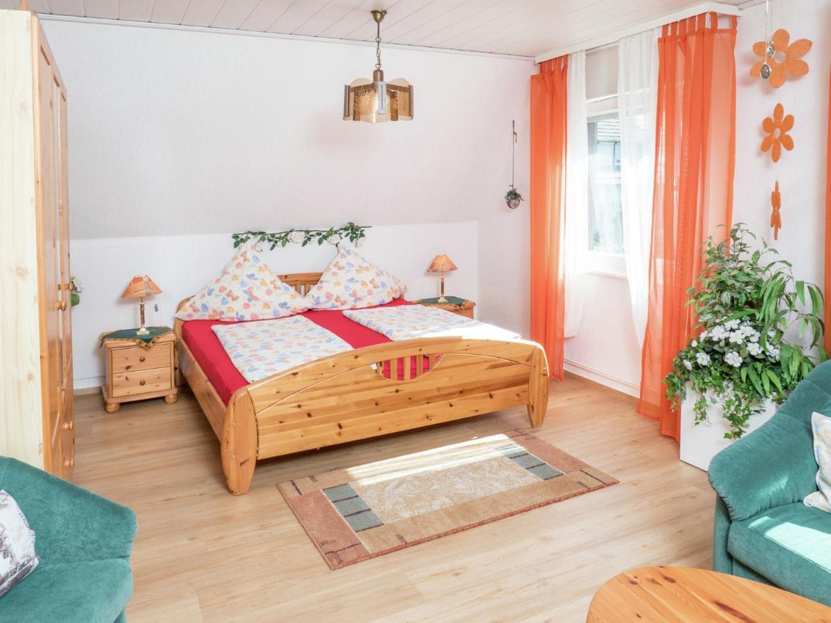 Cheerful Apartment Near City Centre Of Haslach Гаслах-ім-Кінціґталь Екстер'єр фото